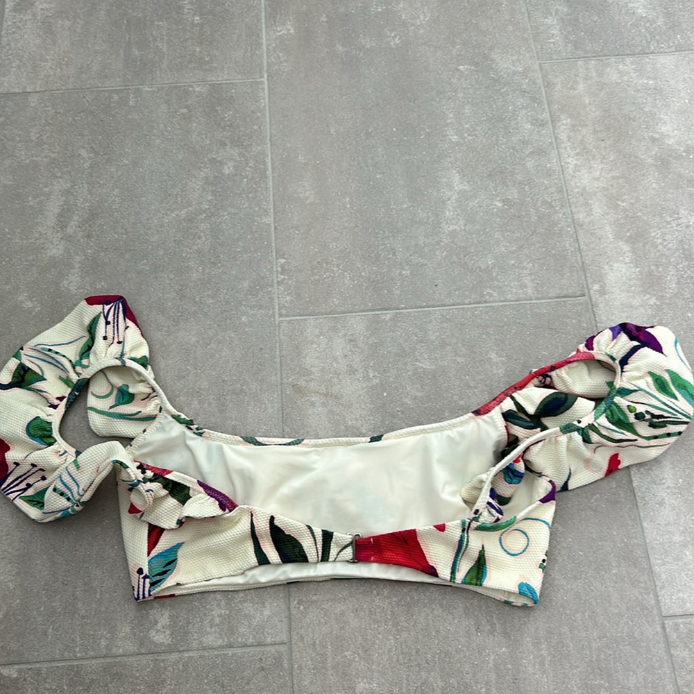 La DoubleJ
ruffle-trim floral-print top - Picture 4 of 5